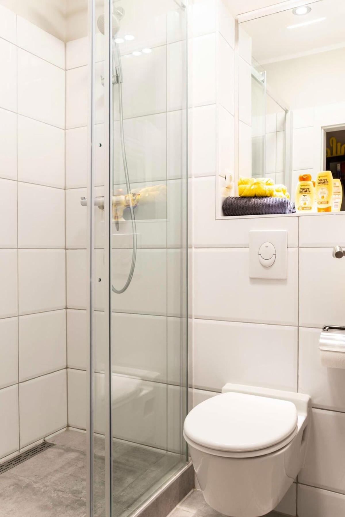 Spacious Two Br Plus Ac Plus Selfcheckin Berlino Esterno foto